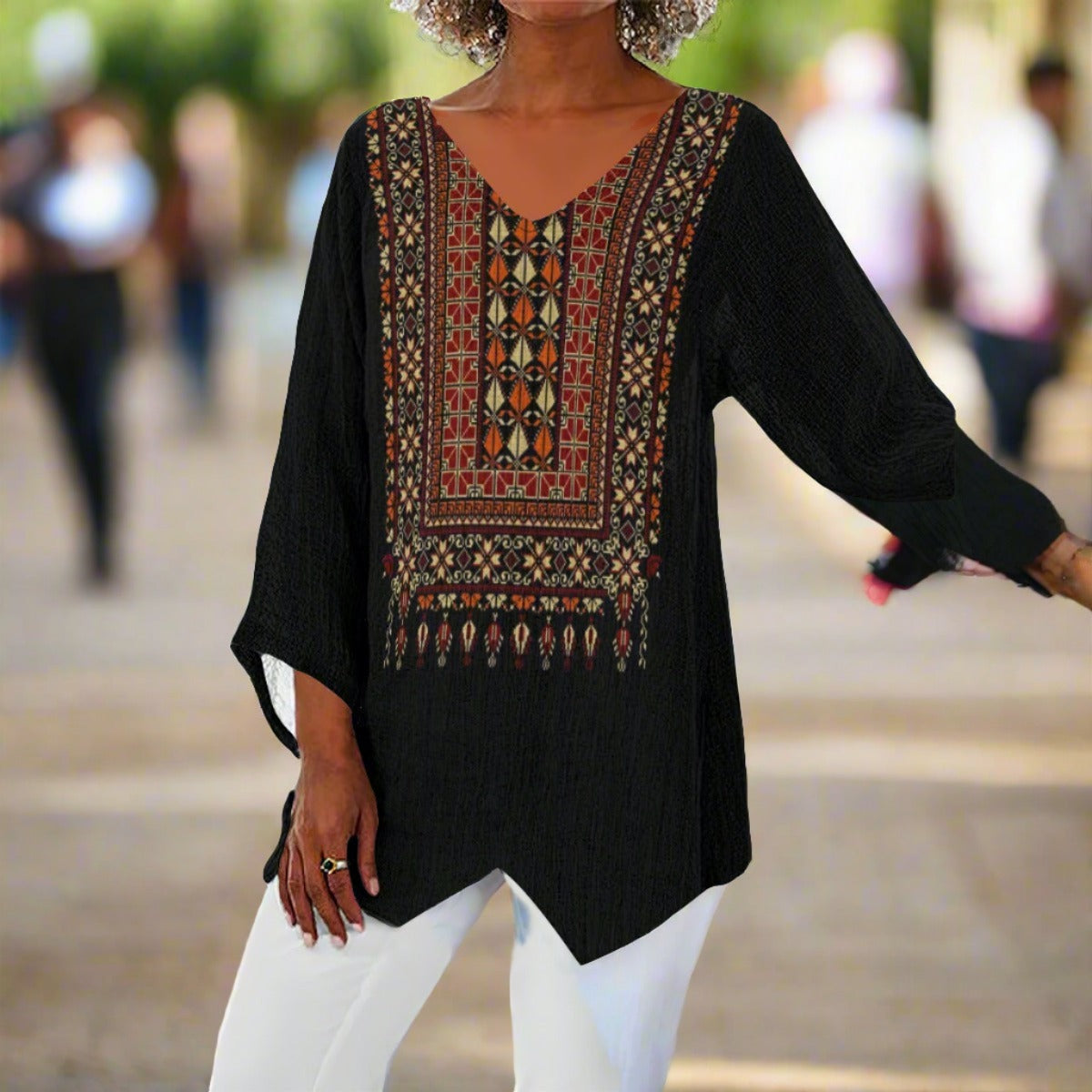 Palestinian Tatreez print V-neck T-shirt With Irregular Hem