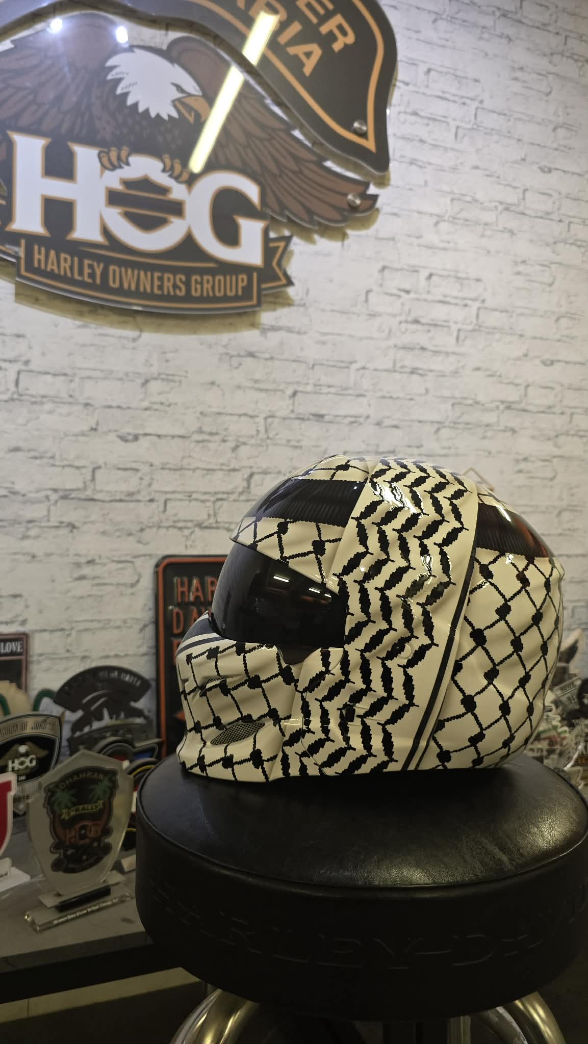 Saudi Jordan Palestine Keffiyeh / Shemagh Motorcycle Bedouin Arabian Assasin Helmet