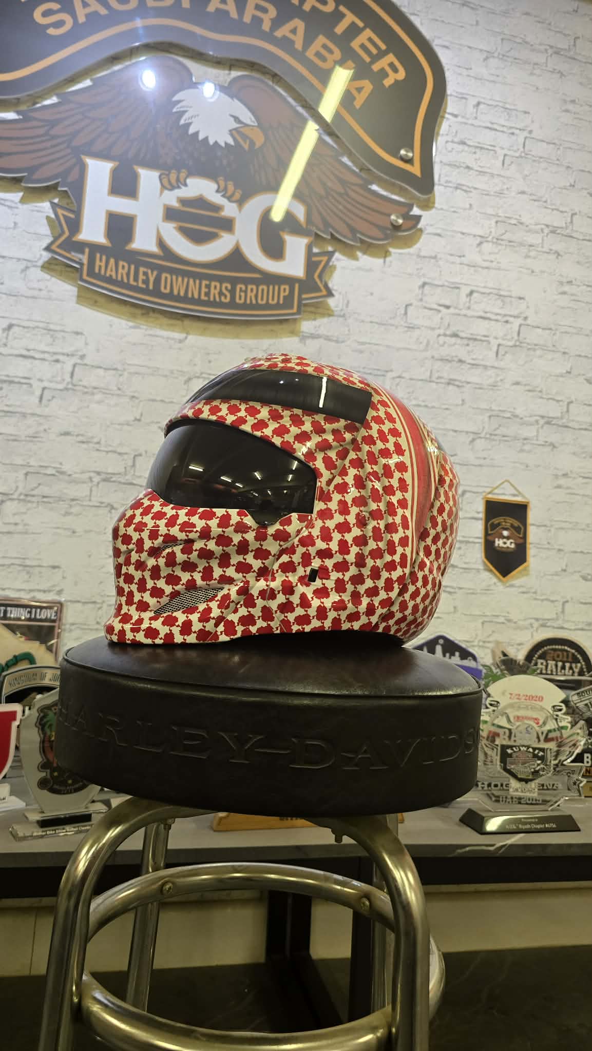 Saudi Jordan Palestine Keffiyeh / Shemagh Motorcycle Bedouin Arabian Assasin Helmet