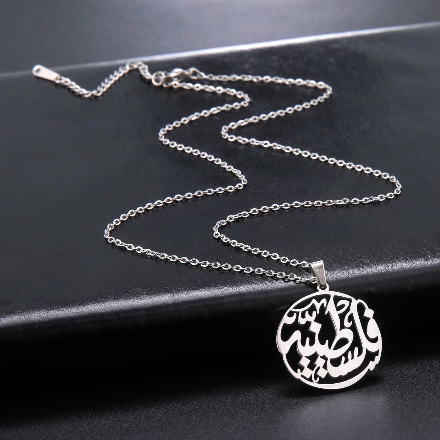 Palestine Round Pendant Necklace for Women Men Chain Necklace